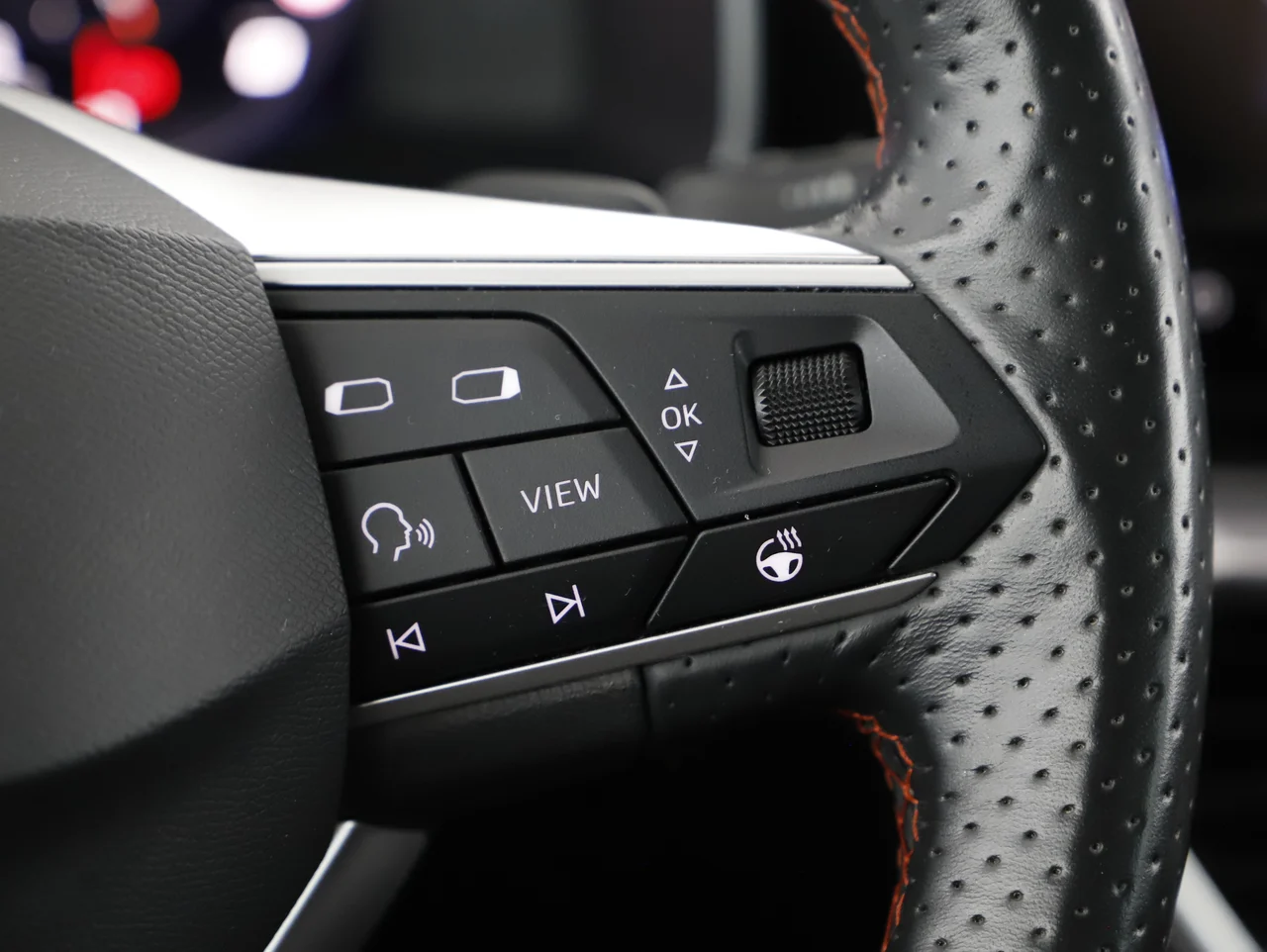 Seat Leon 4x4 2,0 TDI 110 kW DSG rok 2022, "URBAN" SILBER, 112 669 km, Rakúsko — foto 15 z 23
