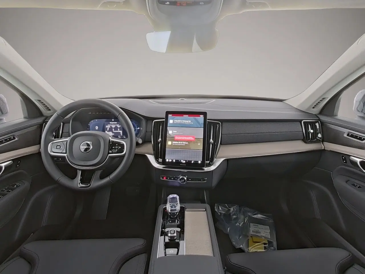 Volvo XC90 4x4 2,0 335 kW automat rok 2025, strieborná, 24 542 km, Nemecko — foto 5 z 5