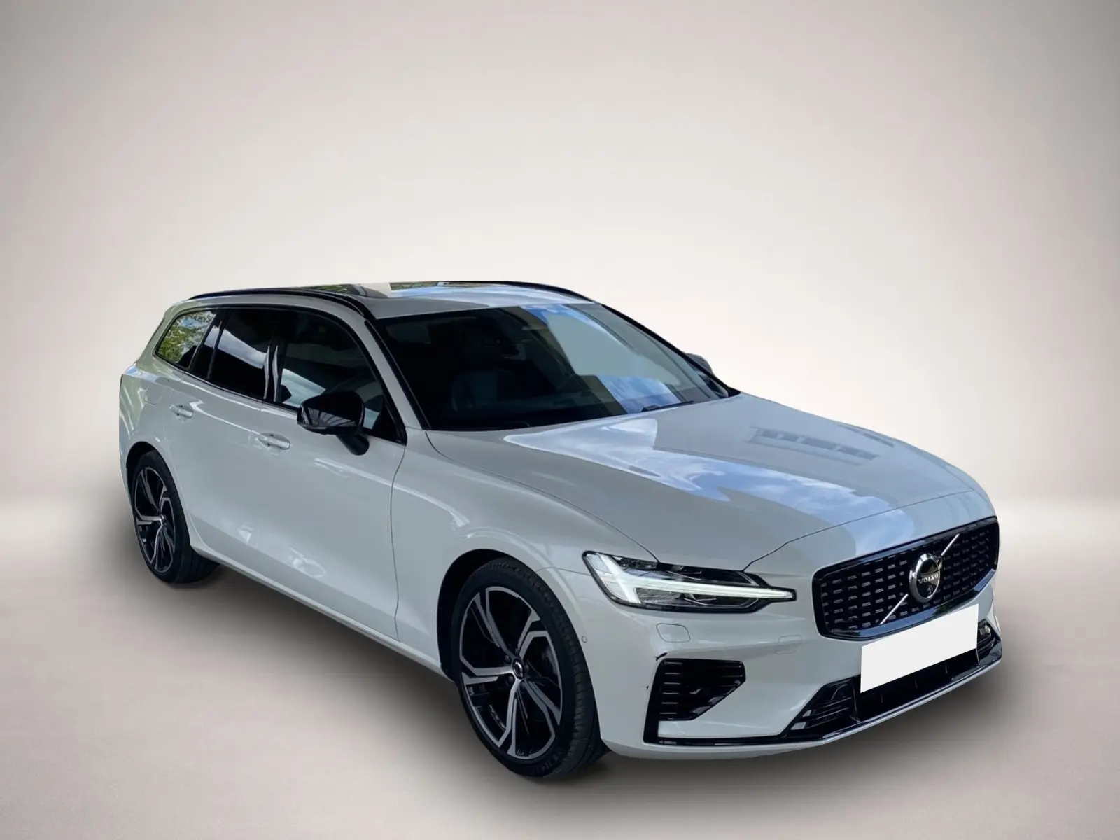 Volvo V60 4x4 2,0 335 kW automat rok 2024, biela, 36 800 km, Nemecko — foto 6 z 8