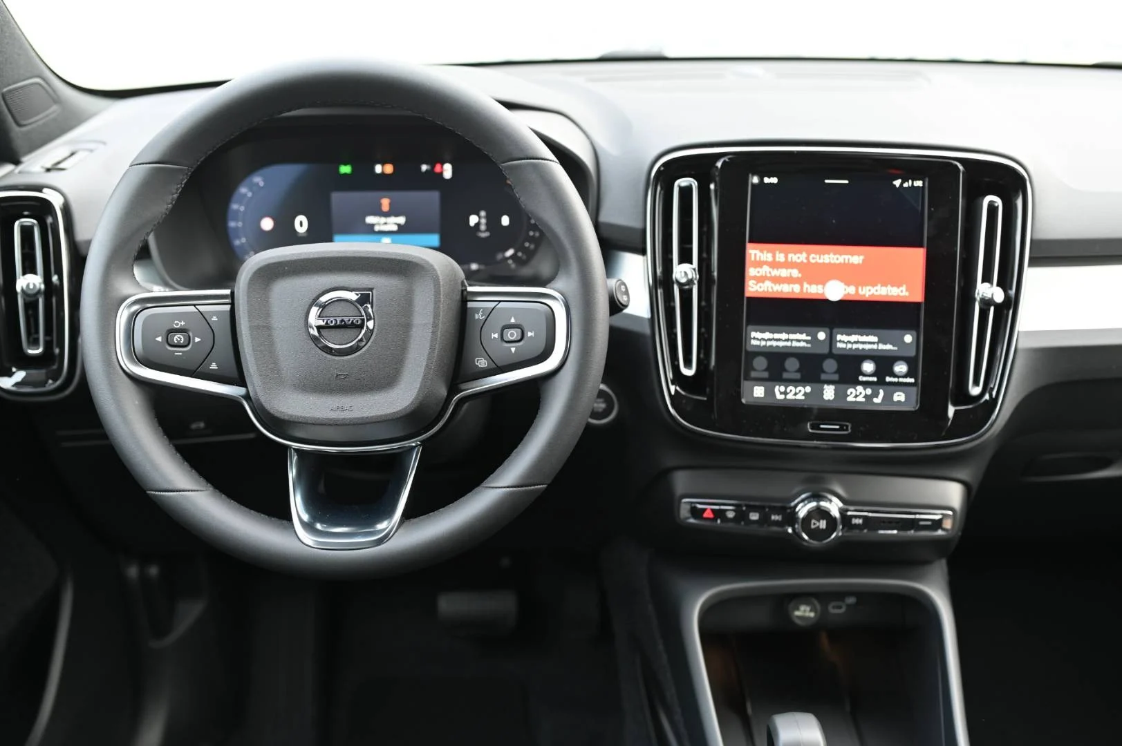 Volvo XC40 2,0 120 kW automat rok 2026, Slovensko — foto 9 z 60