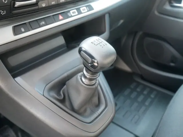 Fiat Scudo 2,2 110 kW manuál rok 2026, biela, 99 km, Nemecko — foto 10 z 40