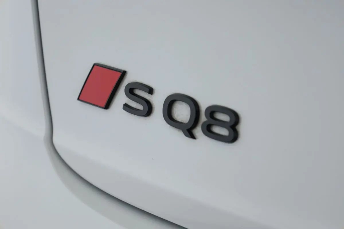 Audi SQ8 4x4 4,0 373 kW TFSI automat rok 2024, biela, 37 400 km, Nemecko — foto 12 z 40