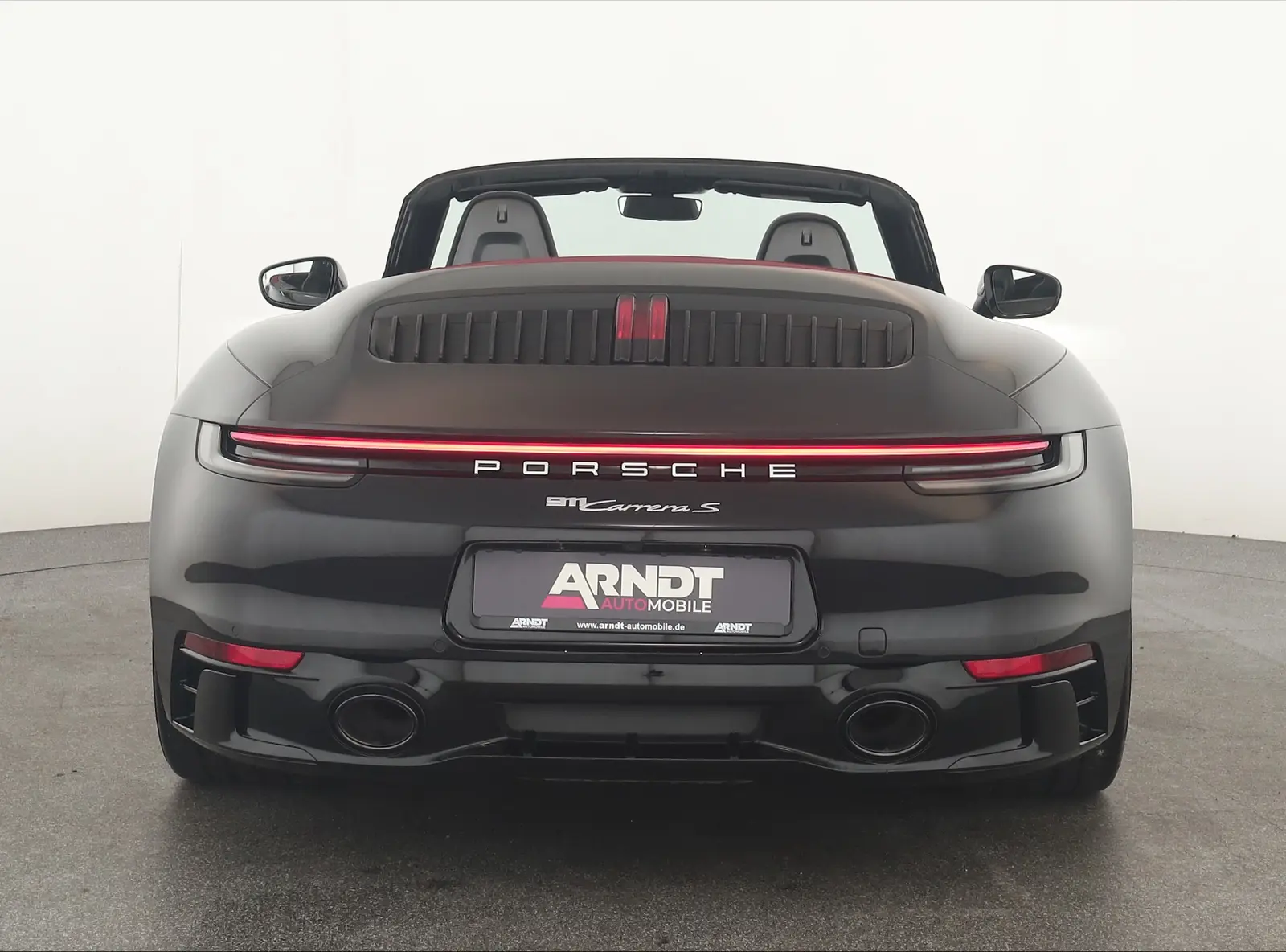 Porsche 992 3,0 331 kW automat rok 2024, čierna, 41 800 km, Nemecko — foto 6 z 40