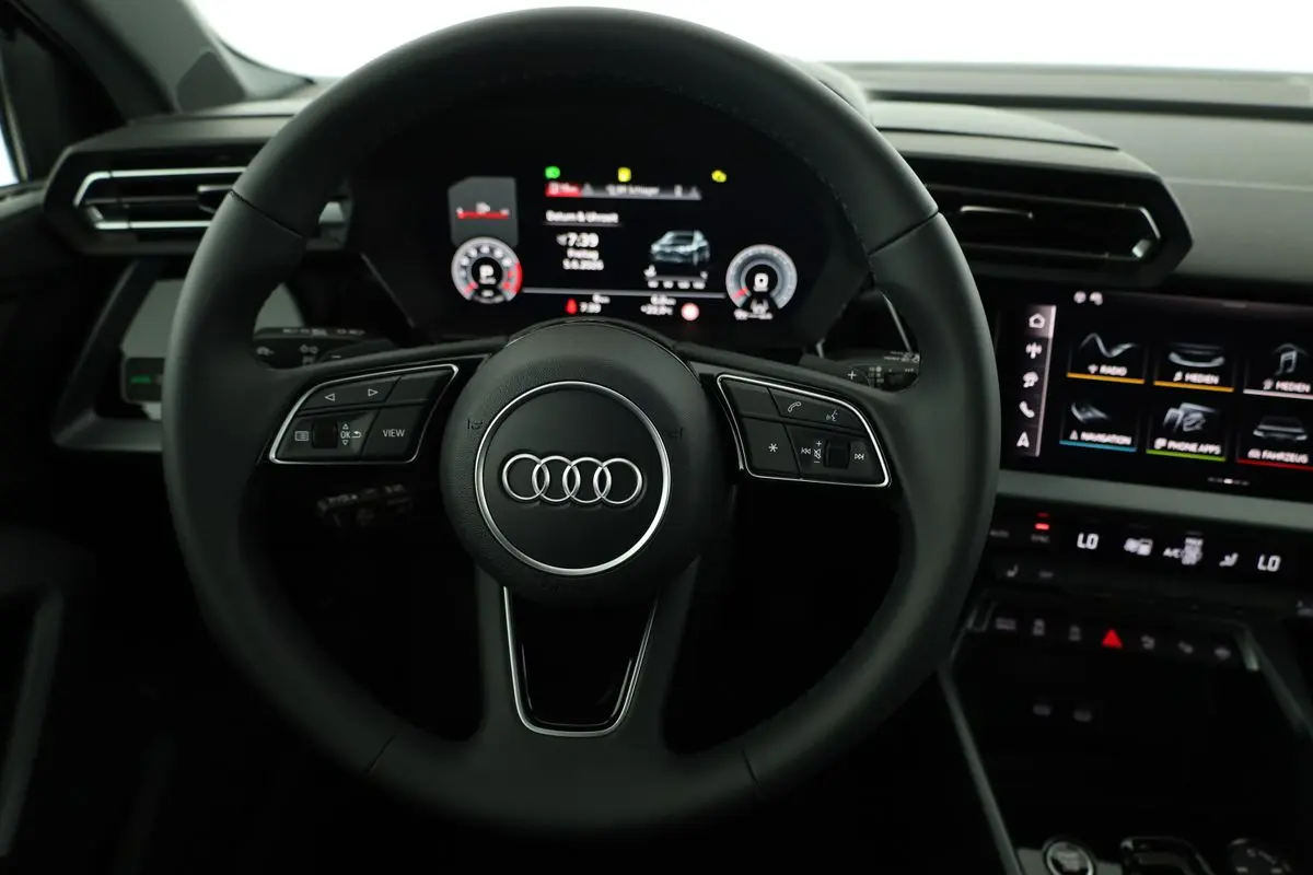 Audi A3 4x4 2,0 150 kW TFSI automat rok 2026, sivá, 1 100 km, Nemecko — foto 6 z 39