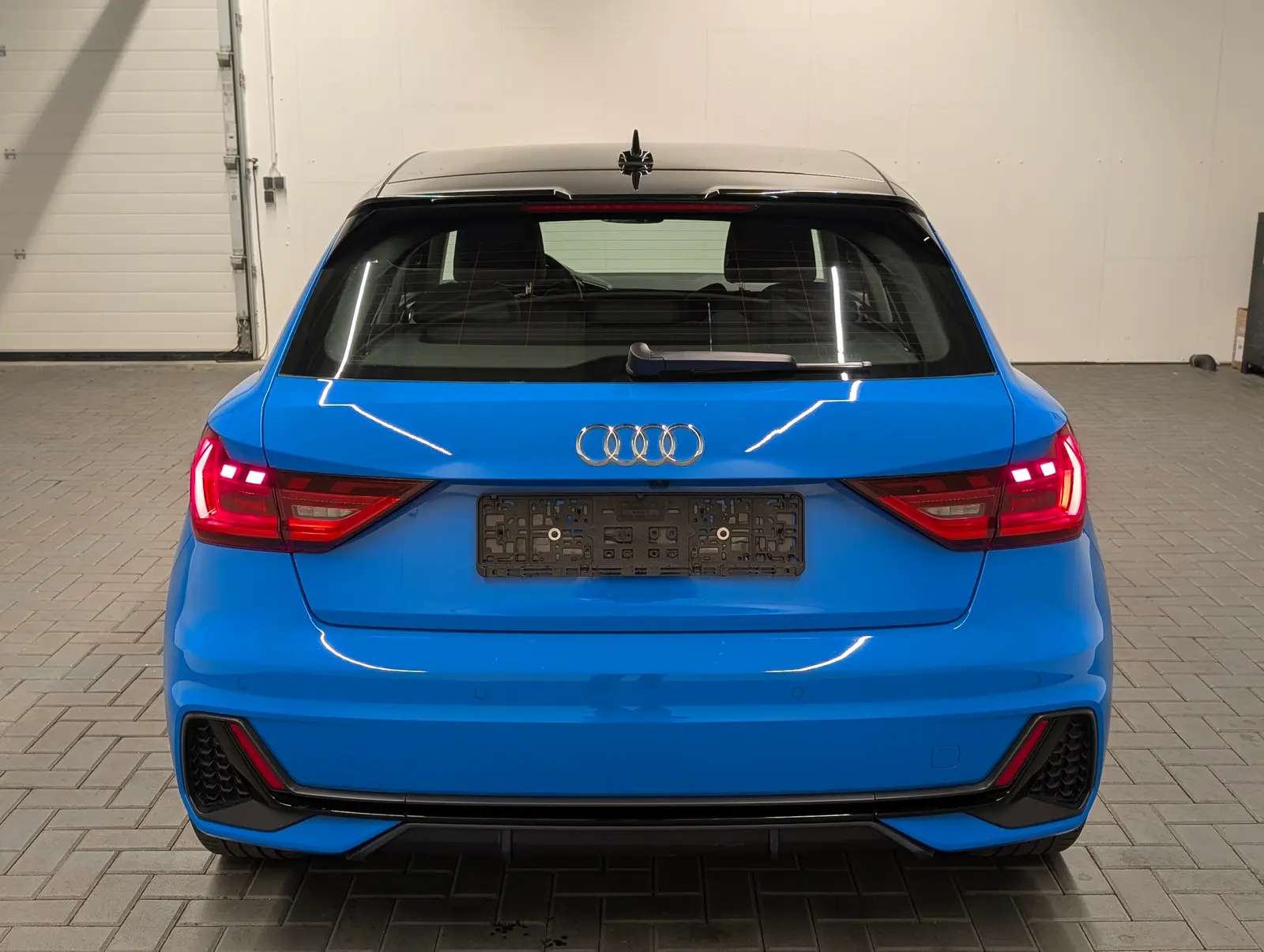 Audi A1 1,0 81 kW manuál rok 2021, modrá, 134 450 km, Nemecko — foto 8 z 20