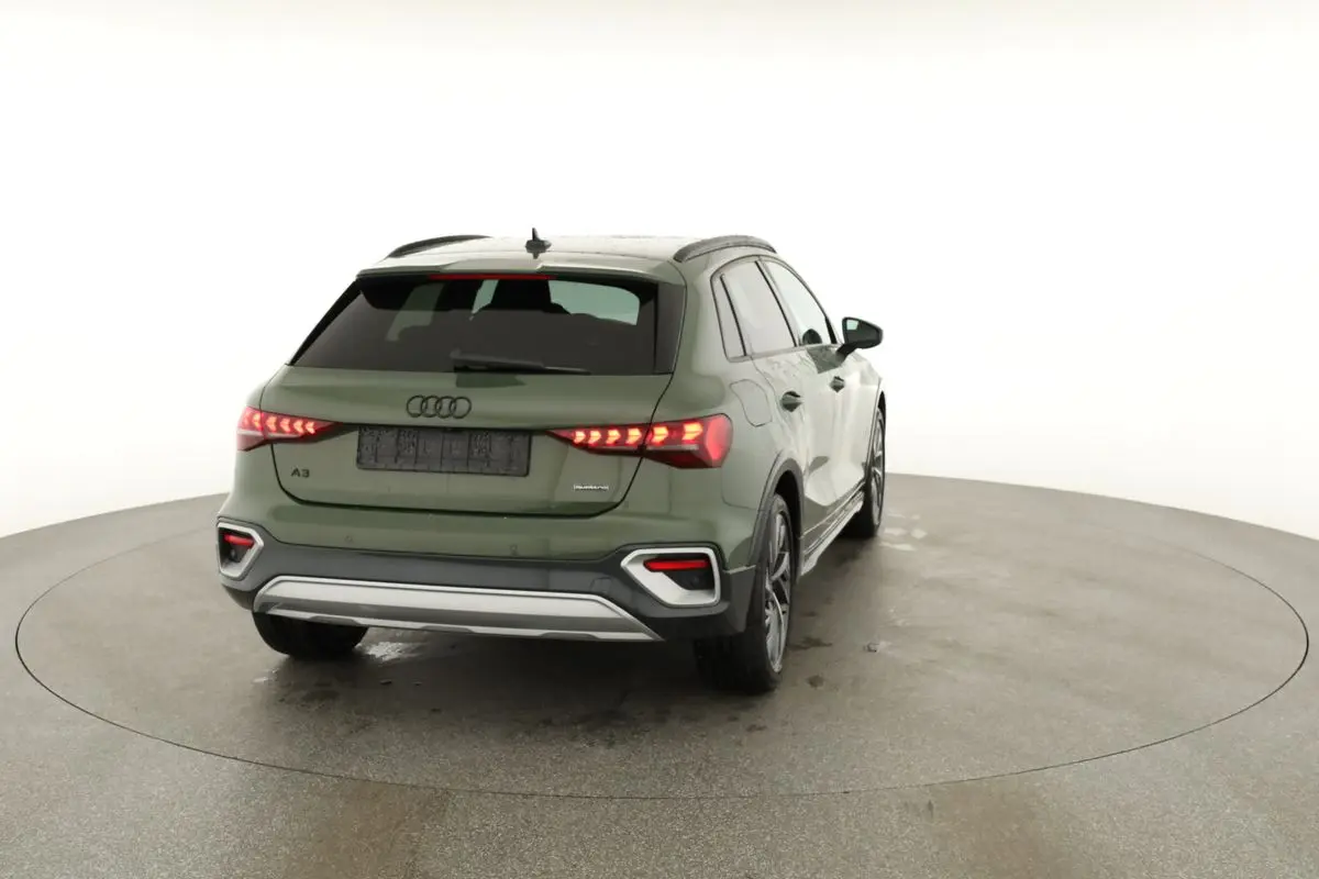 Audi A3 4x4 2,0 150 kW TFSI automat rok 2026, zelená, 1 100 km, Nemecko — foto 2 z 39