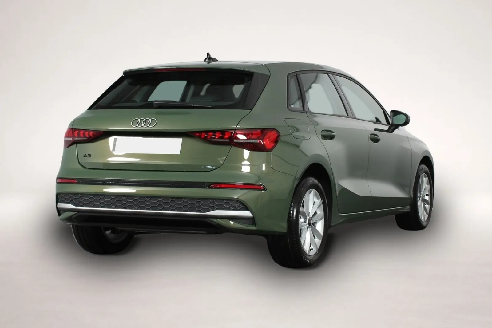 Audi A3 85 kW 1.5 TFSI automat, zelená, 50 km, Nemecko — foto 5 z 5