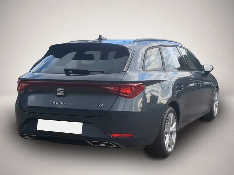 Seat Leon 1,5 110 kW DSG rok 2026, sivá, 50 km, Nemecko — foto 3 z 5