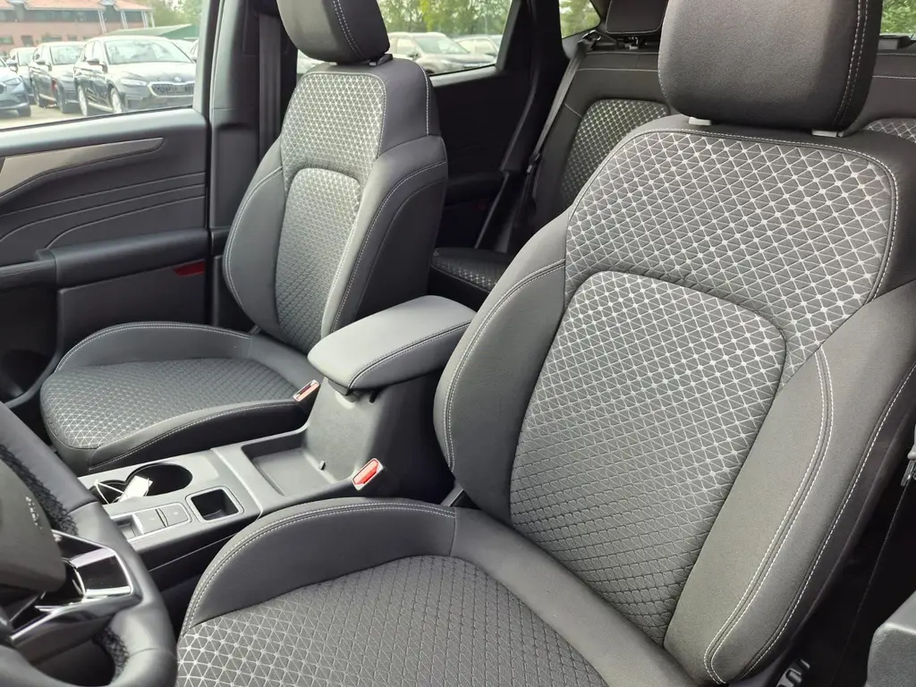 Ford Kuga Titanium 243 koní 2,5 PHEV 178 kW automat rok 2026, 2 km, Rakúsko — foto 14 z 60