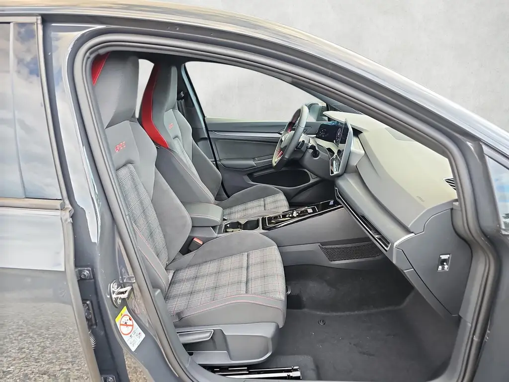 Volkswagen Golf Gti 2.0 TSI 195 kW DSG rok 2026, 20 km, Rakúsko — foto 11 z 28