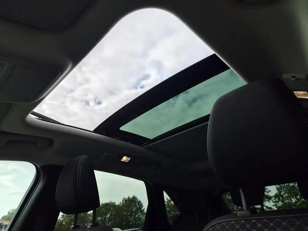 Ford Kuga Titanium 243 koní 2,5 PHEV 178 kW automat rok 2026, 2 km, Rakúsko — foto 11 z 60