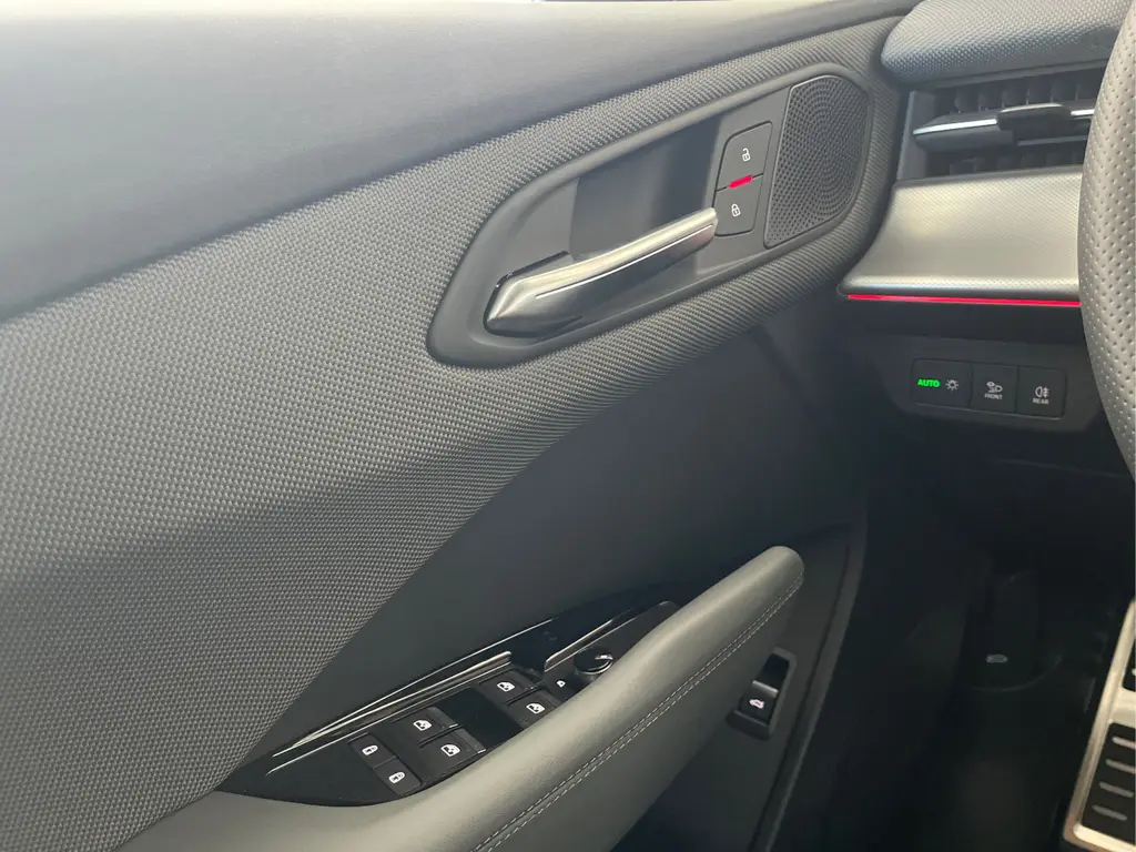 Audi q3 quattro 2,0 TFSI automat, 20 km, Rakúsko — foto 10 z 41