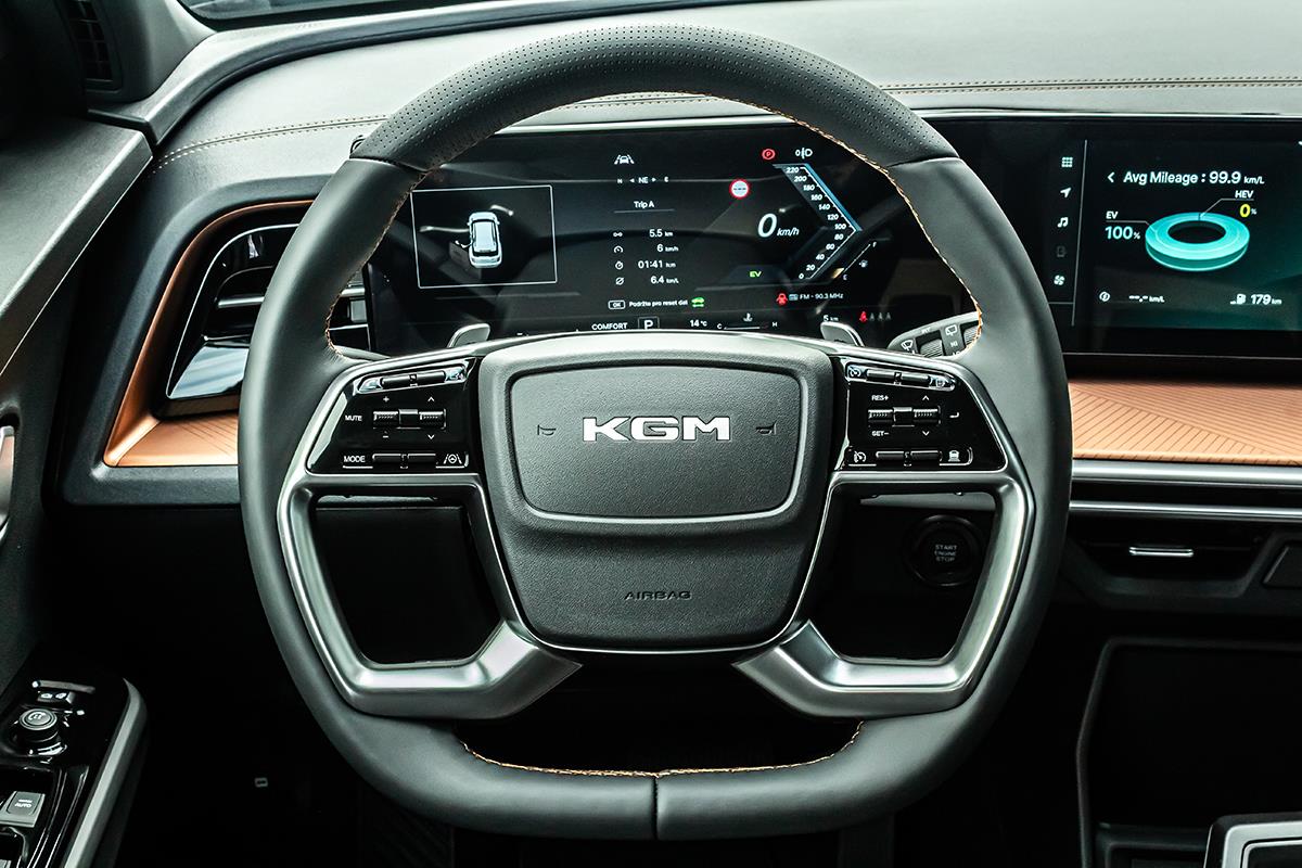 KGM Torres 163 kW automat rok 2026, stříbrná metalíza, Česko — foto 8 z 10