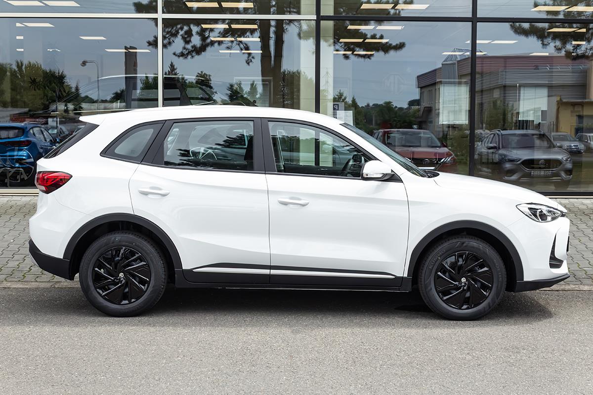 MG ZS 85 kW manuál rok 2026, bílá, Česko — foto 4 z 18